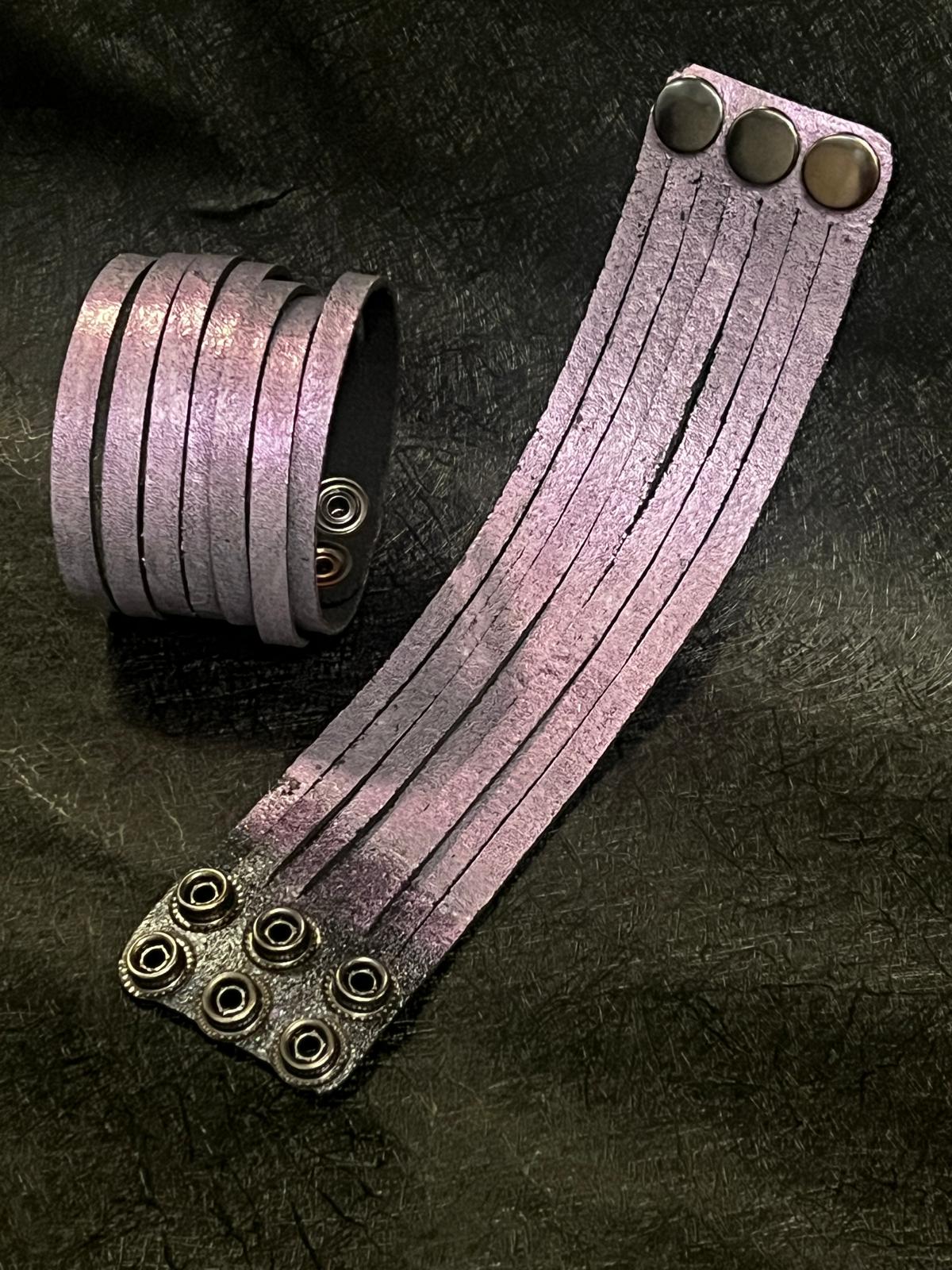 lash cuff, distressed violet